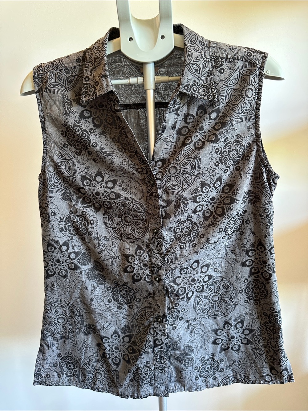 Exofficio Grey Floral Print Sleeveless Button-Down Shirt